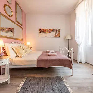  Apartman Old Romantic 4 With Free Private Parking